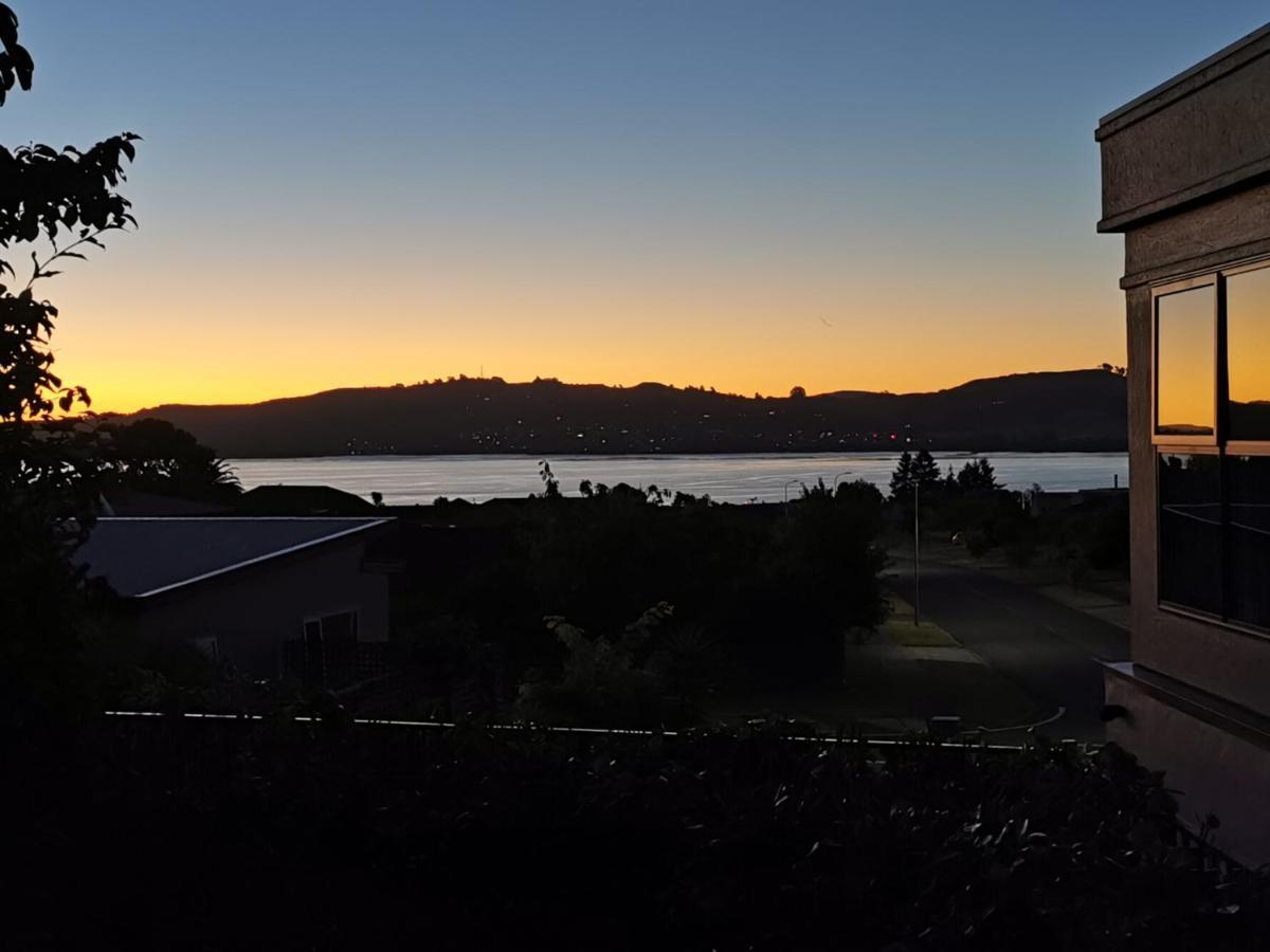Lake Taupo Holiday Home Extérieur photo
